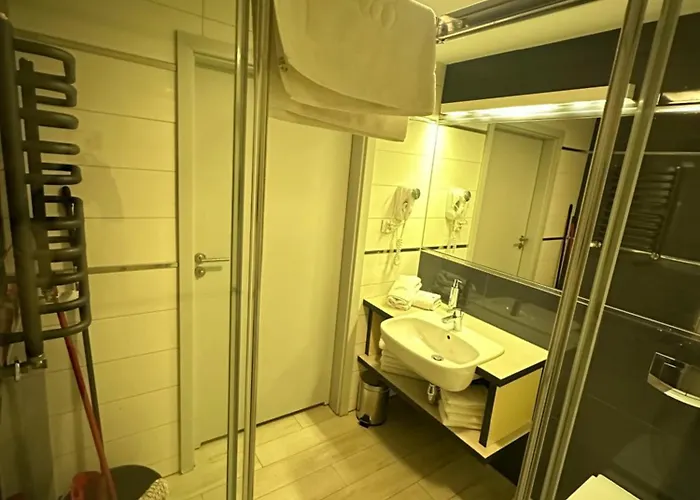 Czarna Gora Tignes 1 *